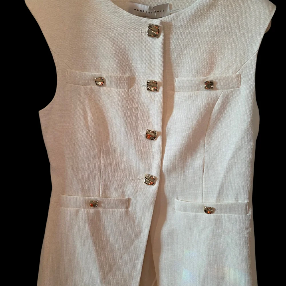 NWT Endless Rose Cream Vest with Gold Accents And Matching Shorts Set. Large. - Picture 6 of 13